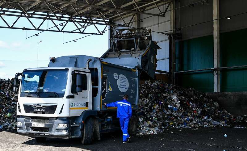 В Москве плата за вывоз мусора не взимается отдельной строкой, а включена в графу «Содержание и эксплуатация», что не позволяет ФАС жёстко контролировать тарифы.