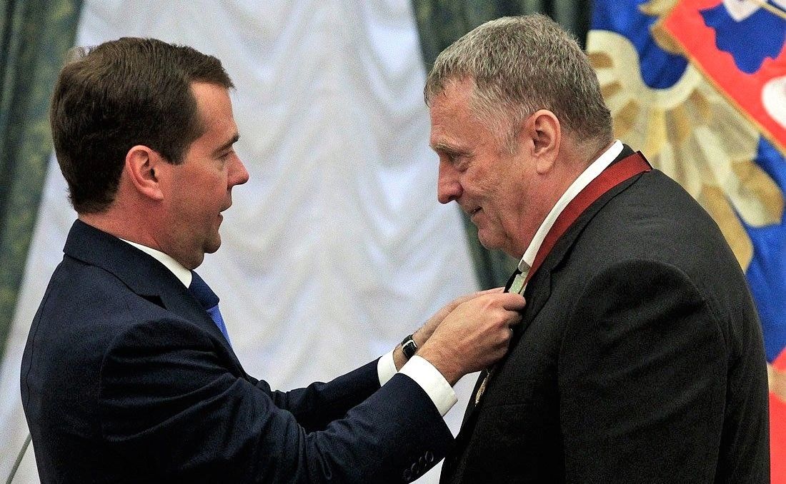 Дмитрий Медведев награждает Владимира Жириновского за заслуги в законотворческой деятельности и развитии российского парламентаризма, 2011 год